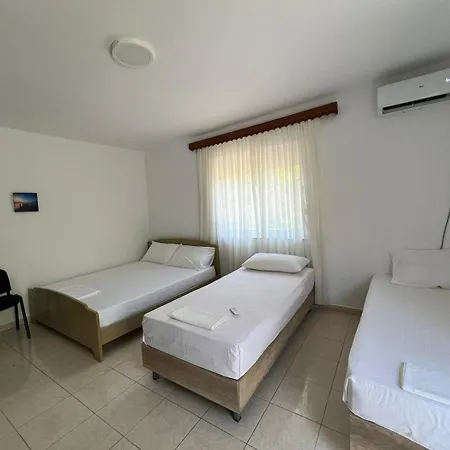 ロッジ Gjosasi House Lukovë